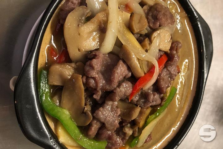 Beef with green curry - Tokyo