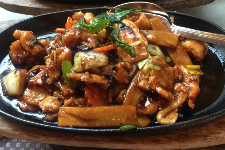 Chicken with Basil - Tao Yuan