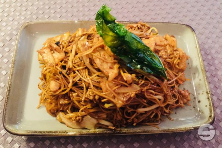 Fried Noodles with Chicken and Basil - Tao Yuan