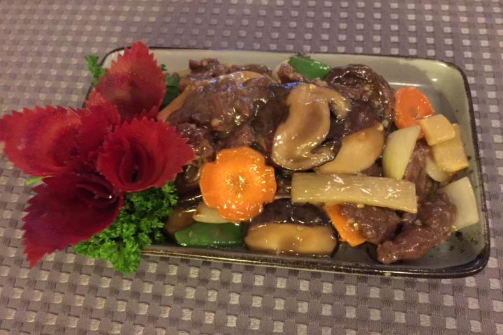 Beef with Chinese Mushrooms - Tao Yuan