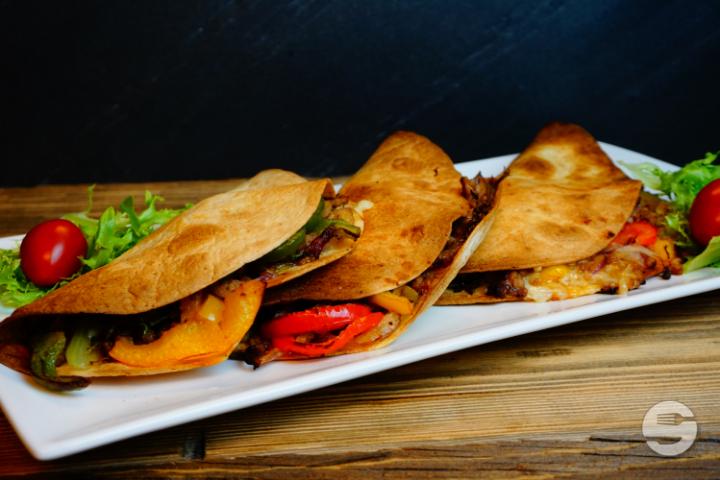 Quesadilla Beef 3 pcs. - La Mex