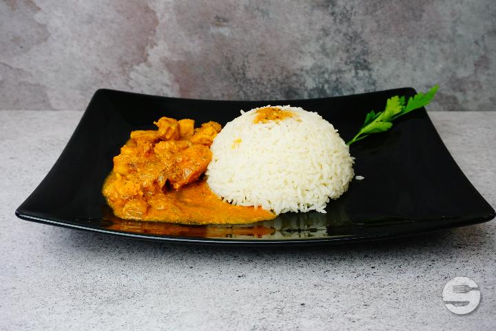 Chicken Curry with Rice, Chicken and two Vegetables - Amma's Food