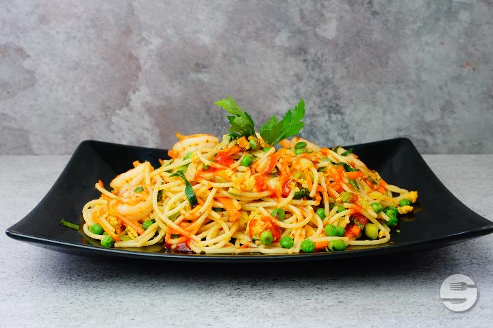 Noodles with Shrimps - Amma's Food