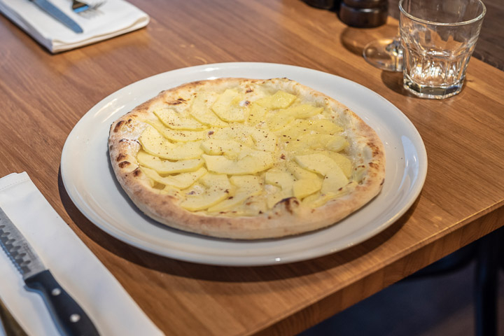 Pizza Dolce alla Mela - Pizzeria Ristorante Molino Montreux