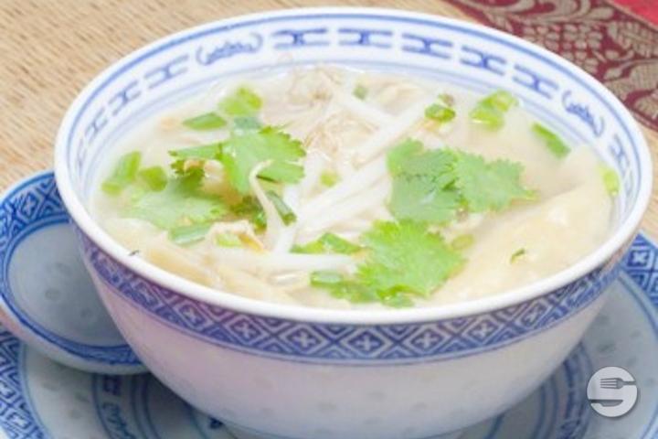 Ravioli Soup with Meat - Sawasdee