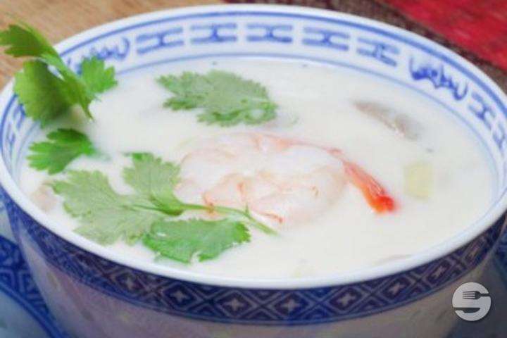 Shrimp soup, coconut milk and galanga - Sawasdee