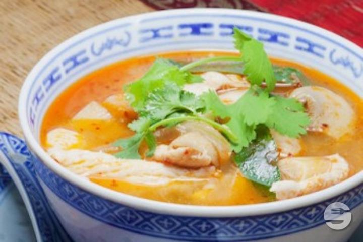 Chicken soup with lemongrass (Tom Yum) - Sawasdee