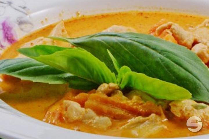 Poulet au curry rouge, et lait de coco - Sawasdee