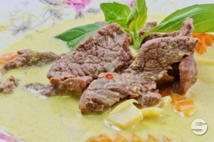 Boeuf au curry vert, et lait de coco | piquant - Sawasdee
