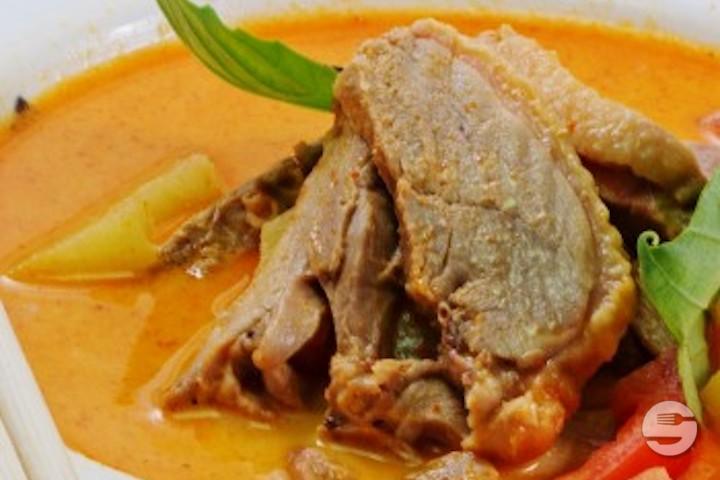 Canard au curry rouge, et lait de coco - Sawasdee
