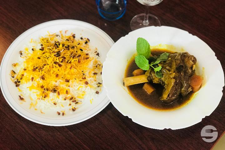 Zereshk Polo Ba Mahitcheh - Golestan