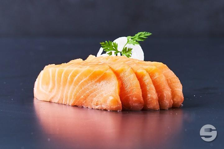 Salmon Sashimi - Yooji's Luzern
