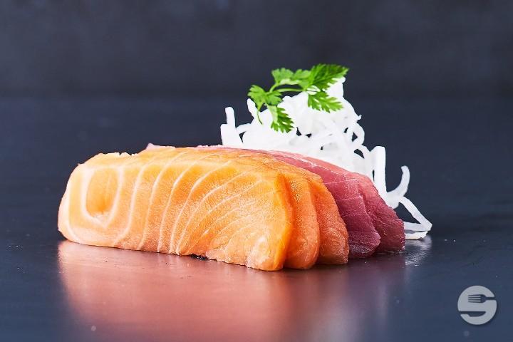 Salmon & Tuna Sashimi - Yooji's Luzern