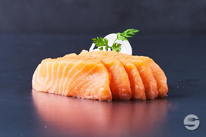 Salmon Sashimi - Yooji's Luzern