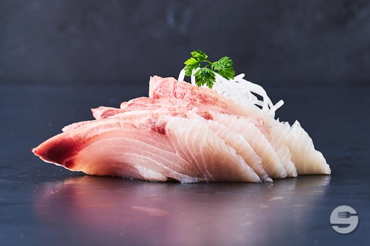 Kingfish Sashimi - Yooji's Luzern