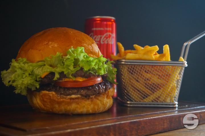 Big Burger (2x 160g) Menu - Beef 'N Roll