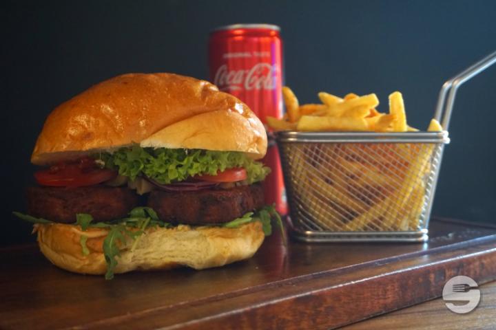 Vegan Burger (160g) Menu - Beef 'N Roll