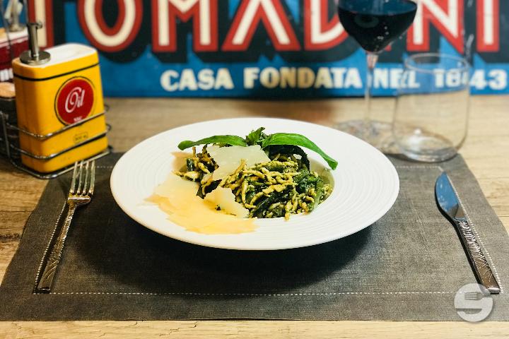 Trofie al pesto Genovese - un'Opera italiana