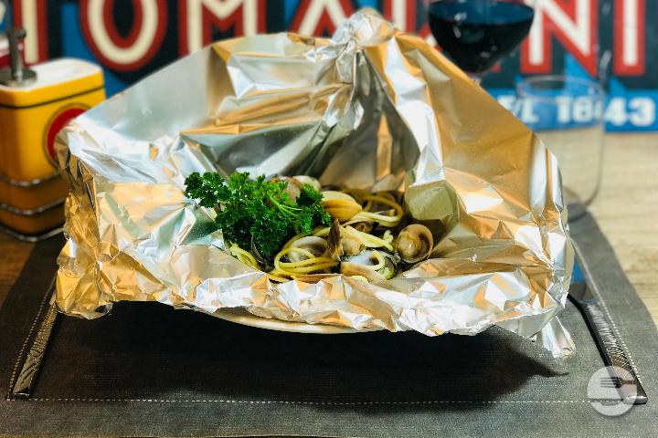 Spaghetti alle vongole veraci - un'Opera italiana