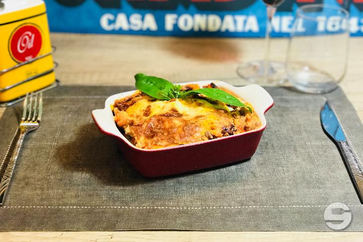 Lasagne alla bolognese - un'Opera italiana