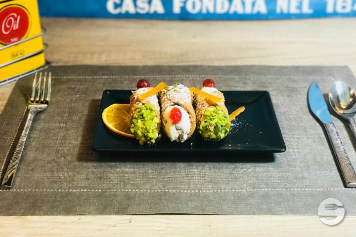Cannolo Siciliano - un'Opera italiana