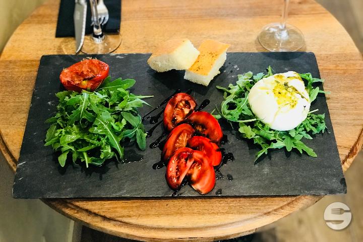 Geneva Buratta - Café de la Bourse