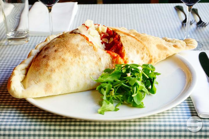 Pizza Calzone - Ristorante Toto