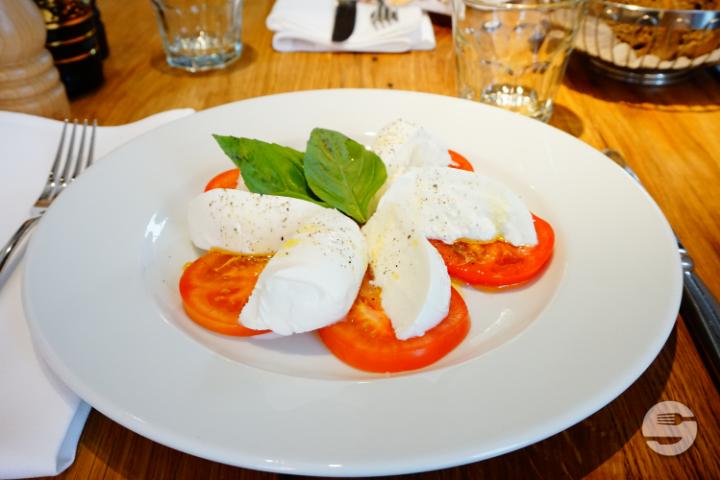 Insalata Caprese - Pizzeria Ristorante Molino
