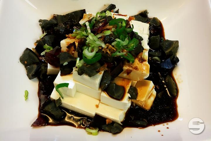 Cold tofu with century eggs - Bambou