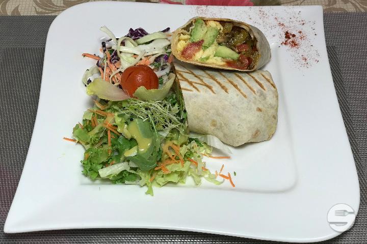 Veggi breakfast burrito - Magpies Café