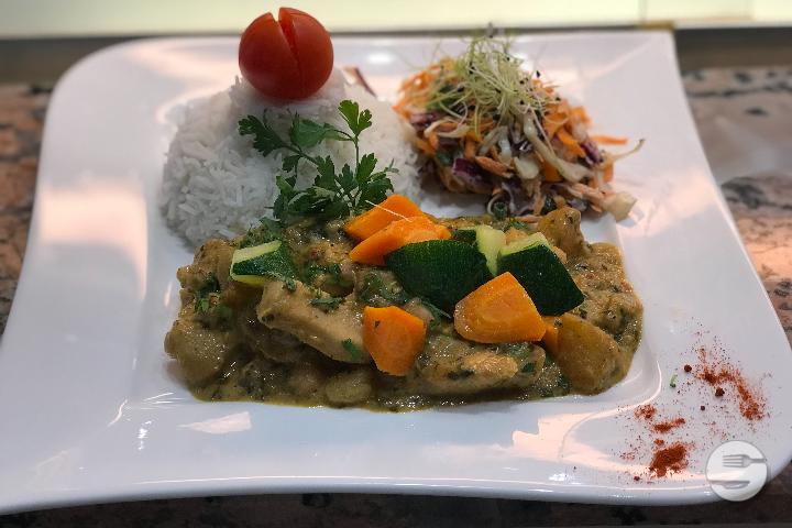 Chicken curry tuk tuk - Magpies Café