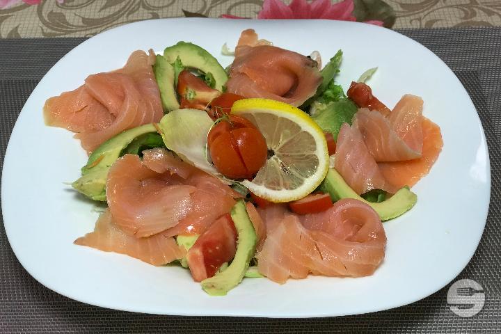 Salade au saumon - Magpies Café