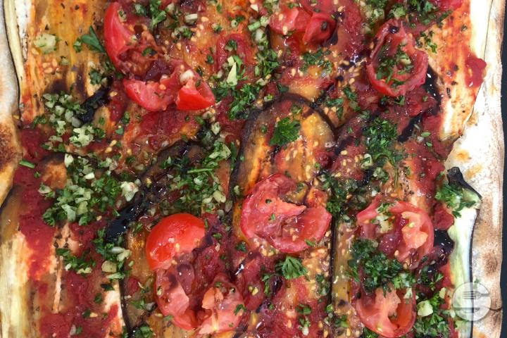 Aubergine et tomate individuelle - CUT Pizza