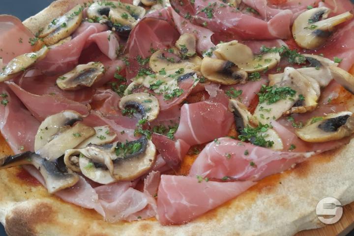 Jambon cru et champignons Familiale - CUT Pizza