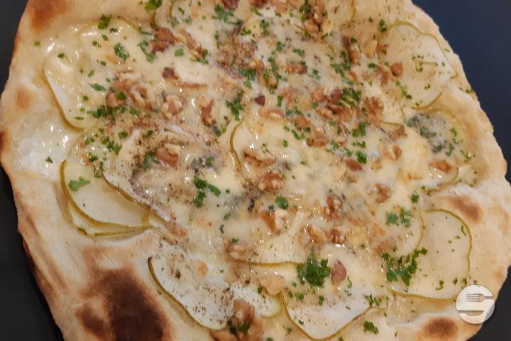 Poire, gorgonzola et noix Familiale - CUT Pizza