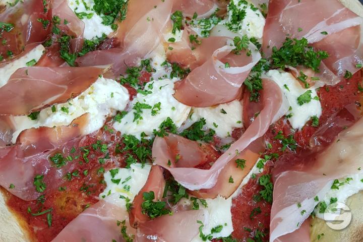 Jambon cru et buffala Familiale - CUT Pizza