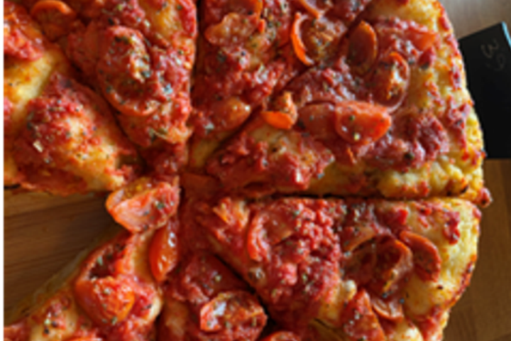 Focaccia épaisse rouge (huile, sel, origan, sauce tomates) - CUT Pizza