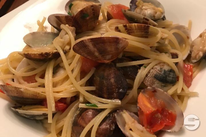 Spaghetti Alle Vongole - Osteria Balsamico Ristorante