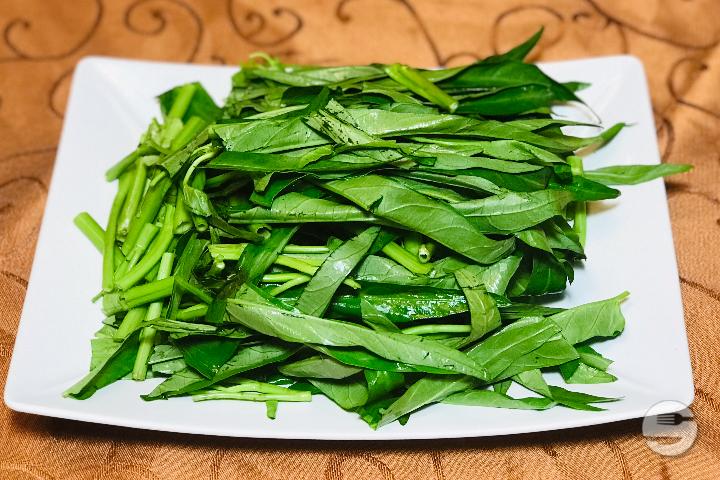 Water bindweed with garlic - Le Basilic