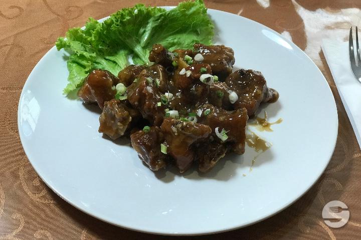 Pork cross lacquered with Peking sauce - Le Basilic