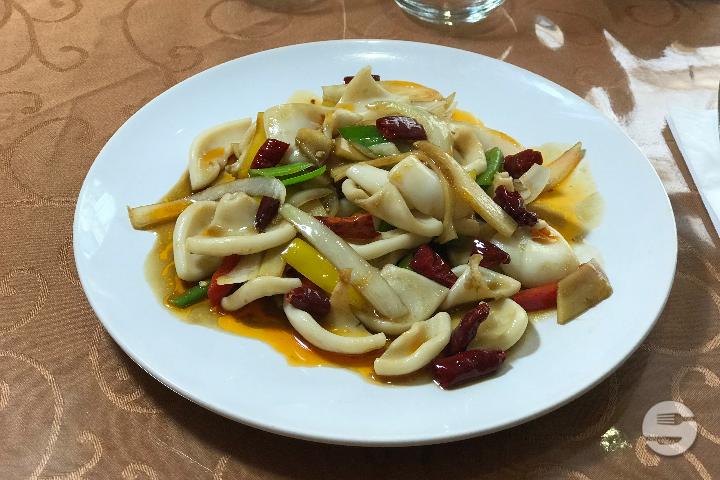 Squid with hot sauce (strong) - Le Basilic