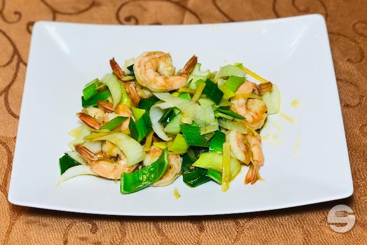 Shrimp with leeks and ginger - Le Basilic