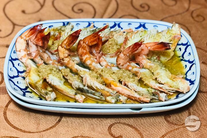 Garlic Shrimp - Le Basilic