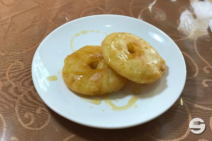 Banana fritters - Le Basilic
