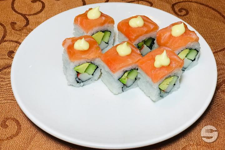 Crab, tuna, cucumber, avocado and mayonnaise - Le Basilic
