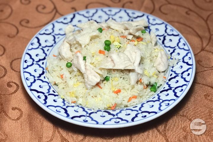 Z6. Riz Sauté Poulet Boeuf Crevettes - Le Basilic