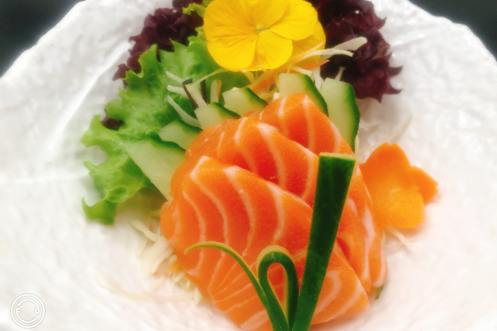 S1. Sashimi Saumon - Le Basilic