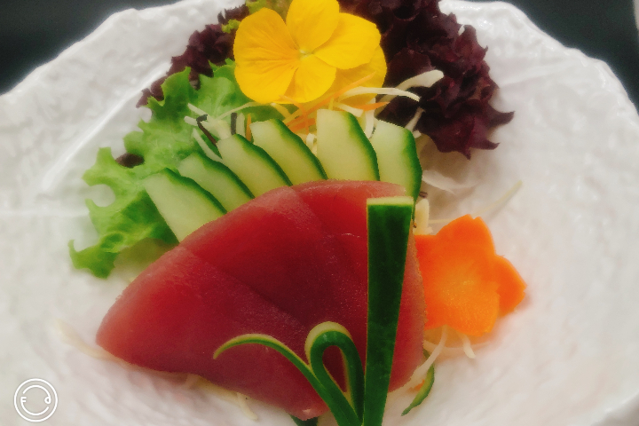 S2. Sashimi Thon - Le Basilic