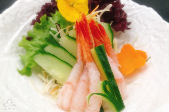 S6. Sashimi Amaebi - Le Basilic