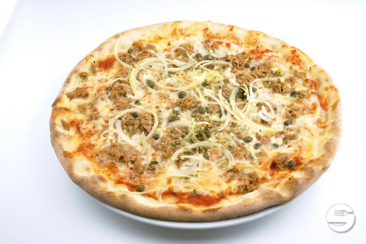 Pizza Tonno - Spiga Ristorante
